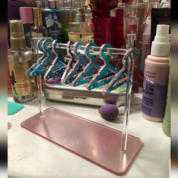 - Acrylic Creative Earring Display Stand - Pink - Picture 13 of 14